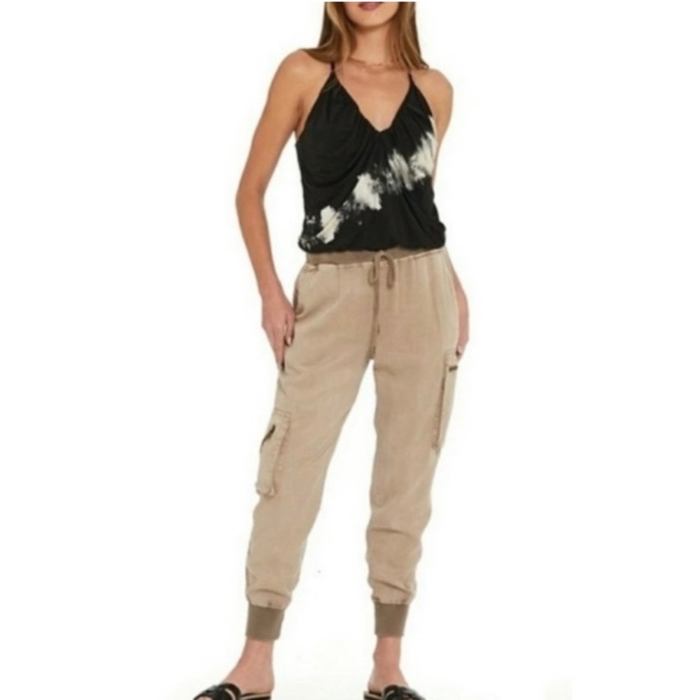 Young Fabulous & Broke Jupiter Cargo Joggers in Khaki Tan size Small